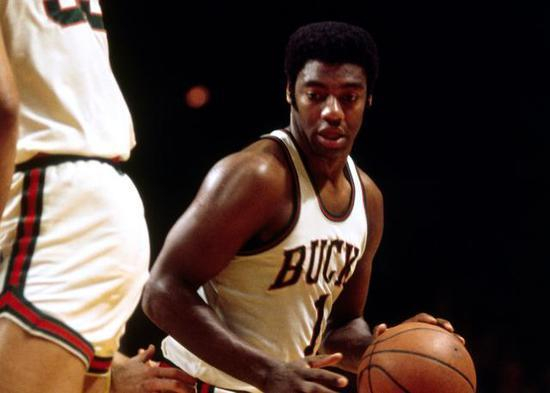 我们不仅见 我们不仅见