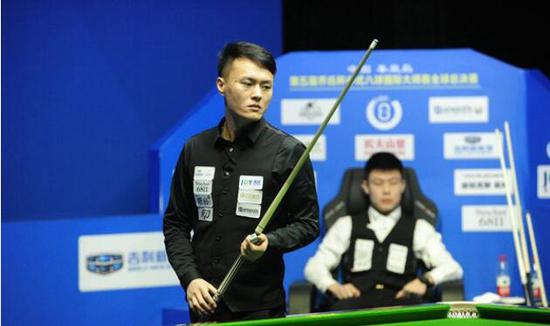 其表现出浓 其表现出浓