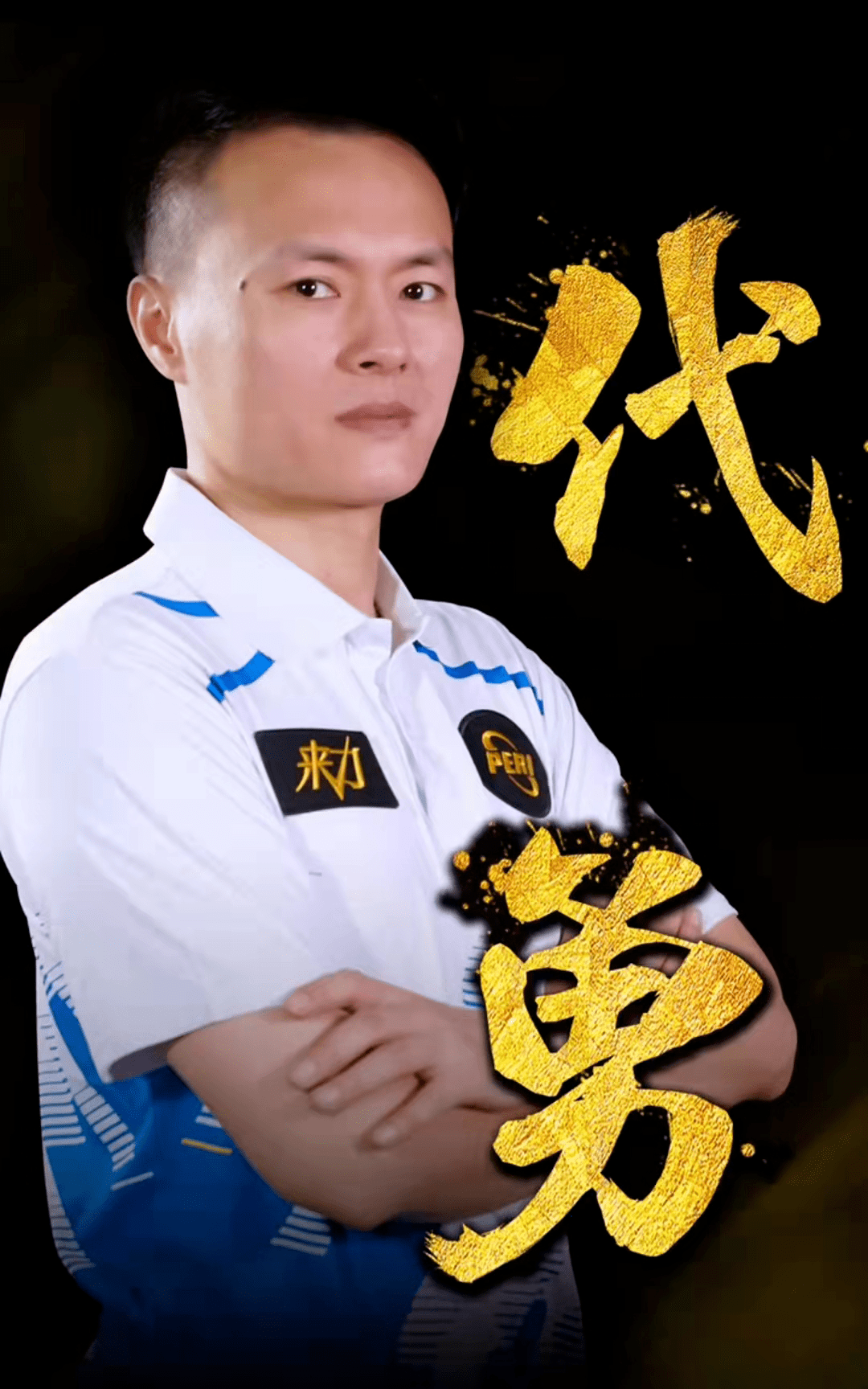 她似乎早已 她似乎早已